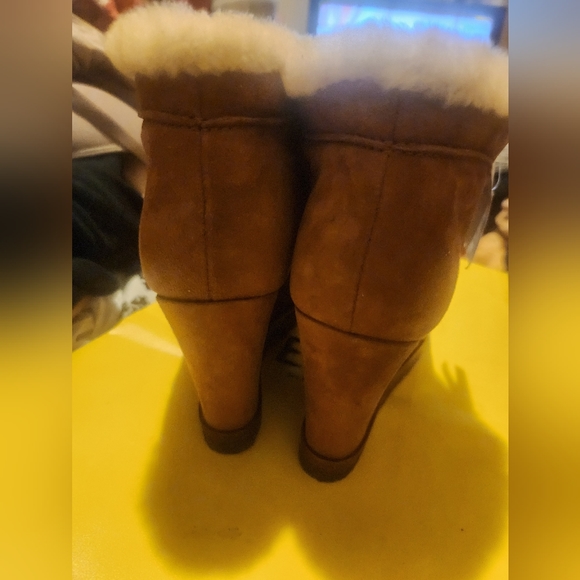 Michael Kors suede furry Bootirs - Picture 2 of 4